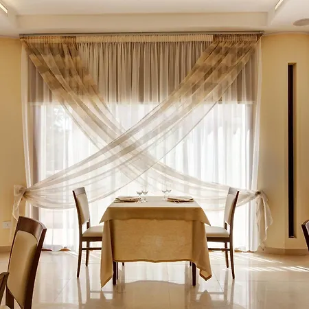 فندق Parco Delle Fontane 4*
